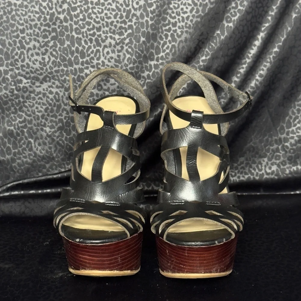 JustFab Black and Brown Platform Sandals Size 7.5